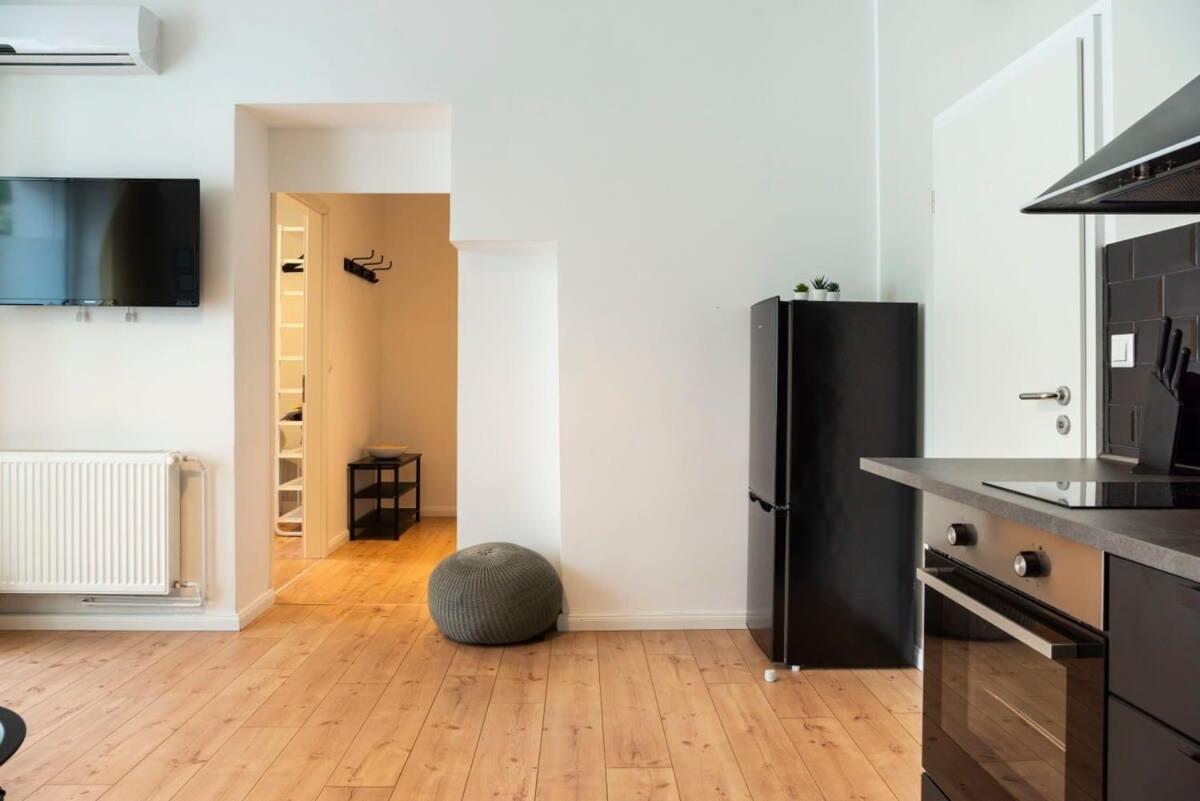 Kudamm Plus Ac Plus Selfcheckin Plus Free Street Parking Berlin Exterior photo
