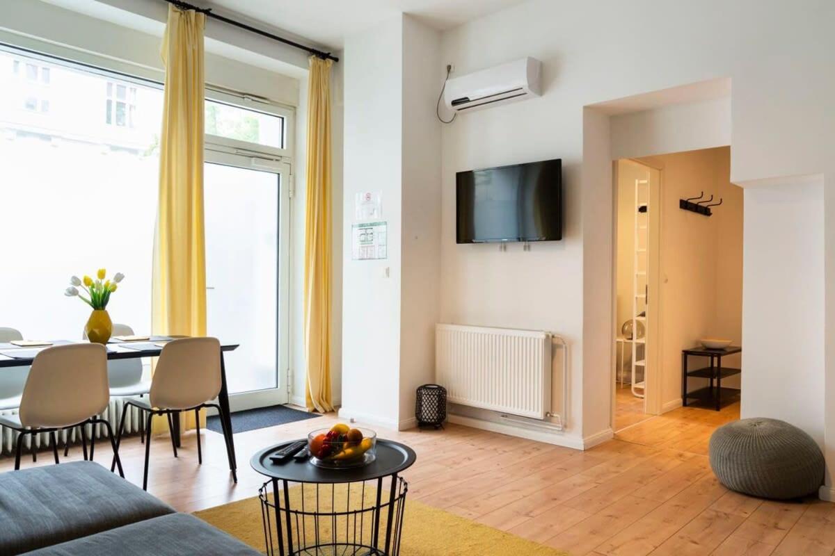 Kudamm Plus Ac Plus Selfcheckin Plus Free Street Parking Berlin Exterior photo